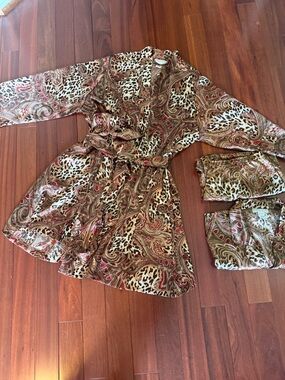 Morgan Taylor Intimates Leopard Print Satin Robe & Pajamas (3 Pc) SZ XXL NWOT